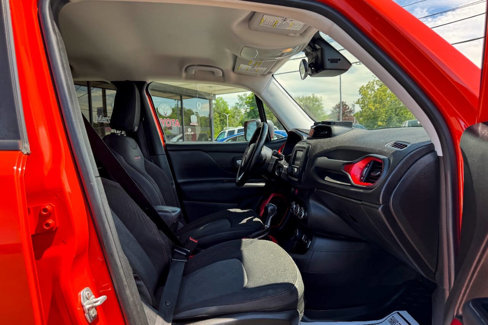 Used 2017 Jeep Renegade Trailhawk image 10
