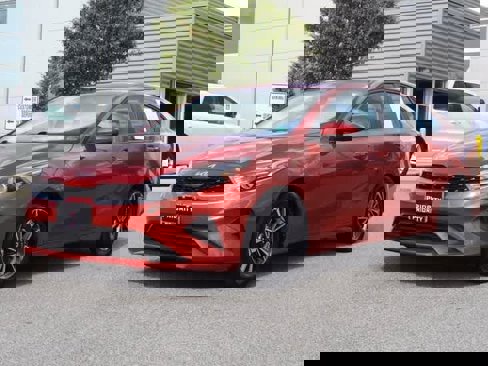 Used 2023 Kia Forte LXS image 1