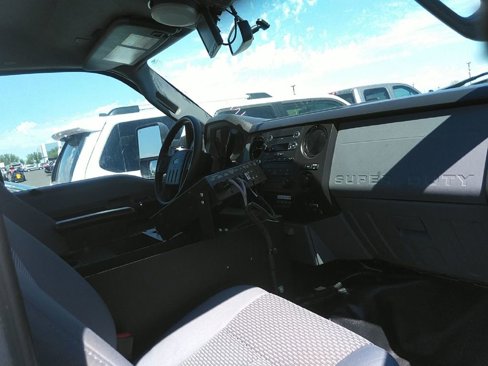 Used 2016 Ford F550 2WD Regular Cab Super Duty image 11