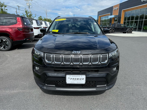 Used 2022 Jeep Compass Latitude image 2