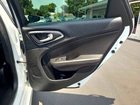Used 2016 Chrysler 200 C w/ Sun & Sound Group image 39