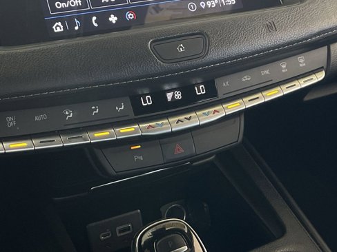 Used 2020 Cadillac XT4 Premium Luxury image 33
