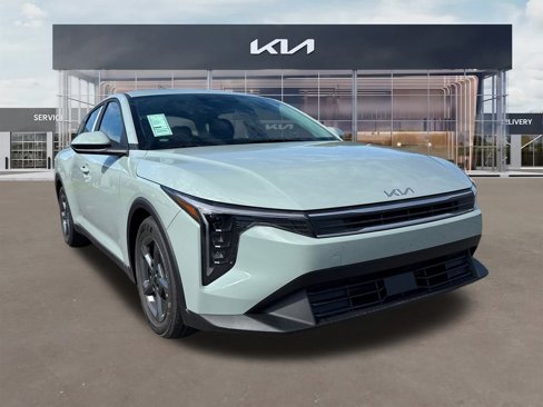 New 2025 Kia K4 LXS image 1
