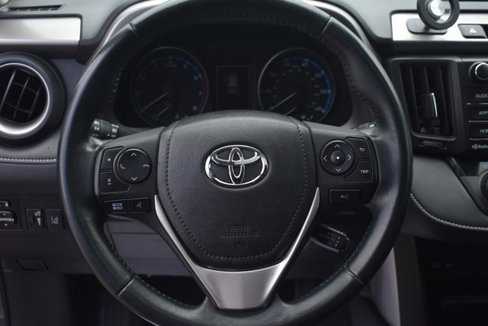 Used 2017 Toyota RAV4 XLE image 20