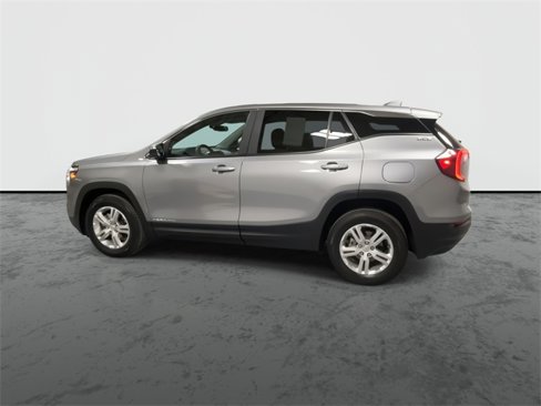 Used 2024 GMC Terrain SLE image 5