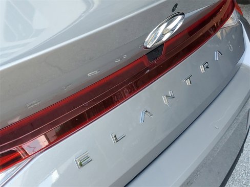 Certified 2023 Hyundai Elantra SEL image 6