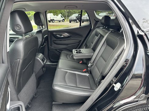 Used 2023 GMC Terrain SLT image 23