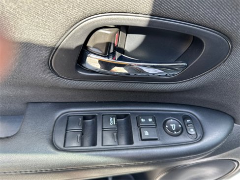 Used 2022 Honda HR-V LX image 14