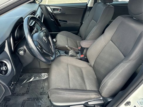 Used 2017 Toyota Corolla iM image 10