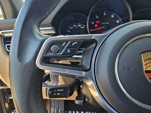 Certified 2021 Porsche Macan image 35