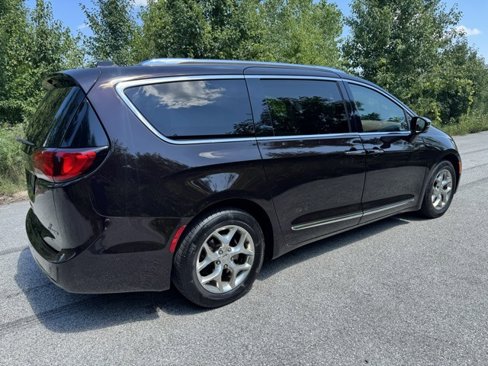 Used 2019 Chrysler Pacifica Limited w/ Advanced Safetytec Group image 4