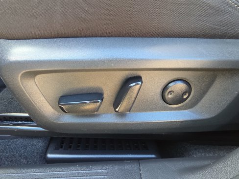 Used 2022 Nissan Rogue SV image 15