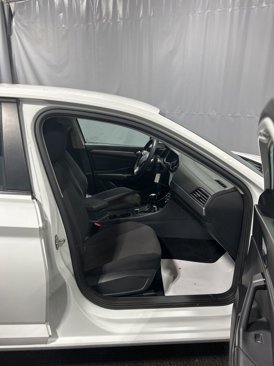 Used 2019 Volkswagen Jetta S image 18