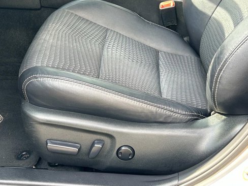 Used 2013 Toyota Camry SE image 16