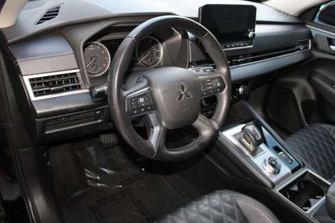 Used 2022 Mitsubishi Outlander SEL image 4