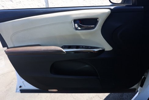 Used 2013 Toyota Avalon XLE image 22