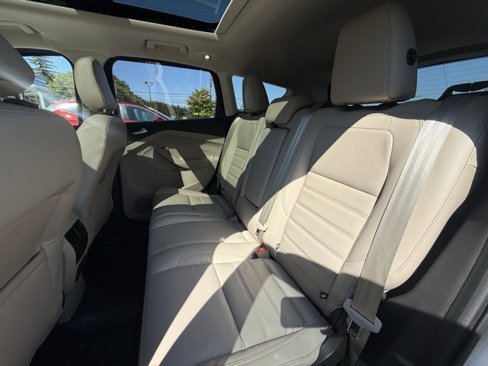Used 2018 Ford Escape Titanium image 17