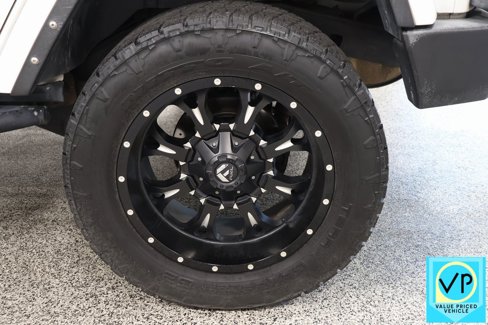Used 2016 Jeep Wrangler Unlimited Rubicon w/ Max Tow Package image 35