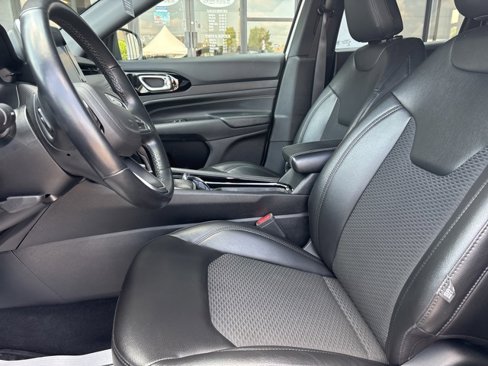 Used 2022 Jeep Compass Altitude w/ Convenience Group image 4