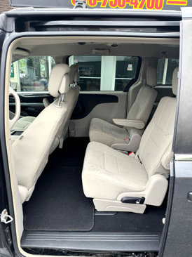 Used 2011 Chrysler Town & Country Touring w/ Entertainment Group #1 image 11