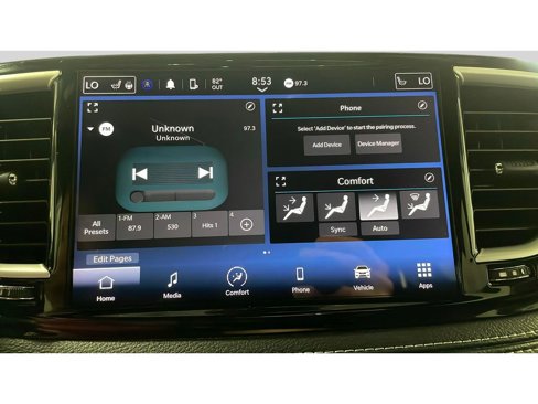 Used 2023 Chrysler Pacifica Touring image 12