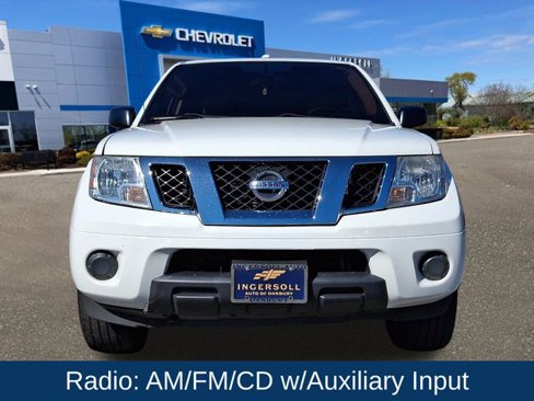 Used 2018 Nissan Frontier SV image 2
