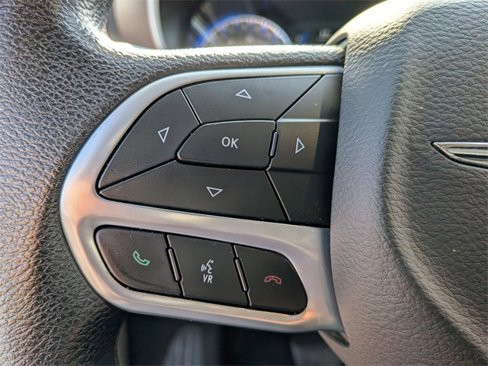Certified 2021 Chrysler Voyager Lxi image 18