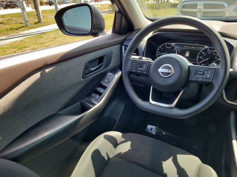 Used 2023 Nissan Rogue S image 19