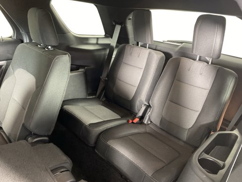 Used 2017 Ford Explorer XLT image 31