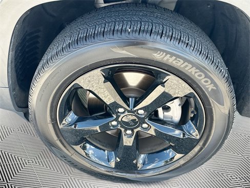 Used 2021 Jeep Grand Cherokee L Laredo image 30