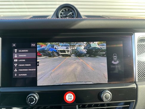 Used 2024 Porsche Macan image 23