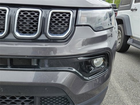 Used 2024 Jeep Compass Limited image 18
