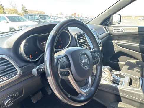 Used 2021 Jeep Grand Cherokee Laredo image 11