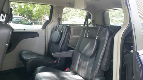 Used 2015 Chrysler Town & Country Touring image 24