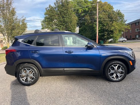 Certified 2021 Kia Seltos EX image 4