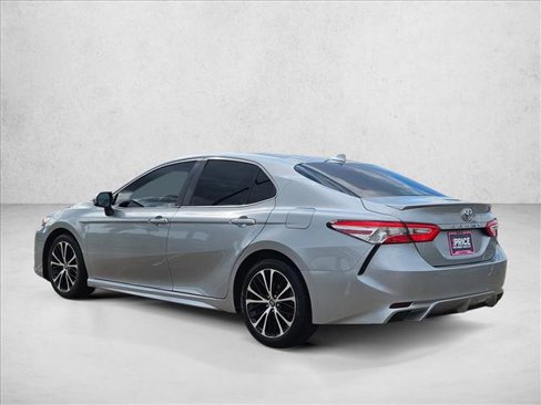 Used 2020 Toyota Camry SE image 7