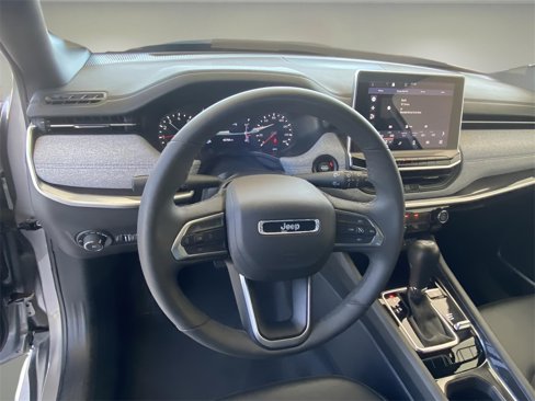 Certified 2024 Jeep Compass Latitude image 29