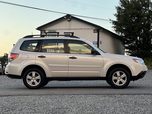Used 2010 Subaru Forester 2.5X image 2