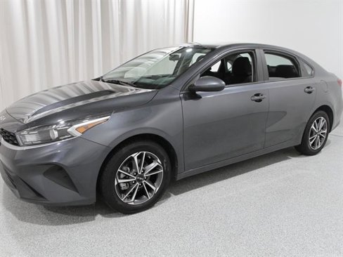 Used 2022 Kia Forte LXS image 3