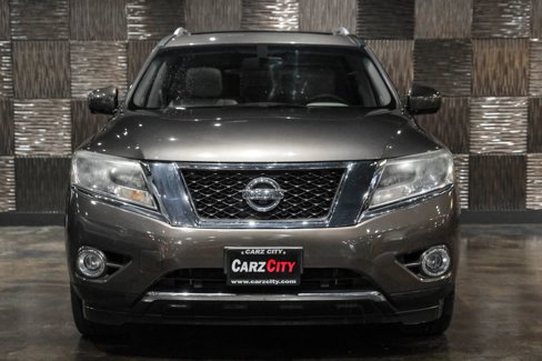 Used 2016 Nissan Pathfinder Platinum w/ Family Entertainment Package image 6