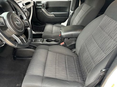 Used 2012 Jeep Wrangler Unlimited Sport image 13