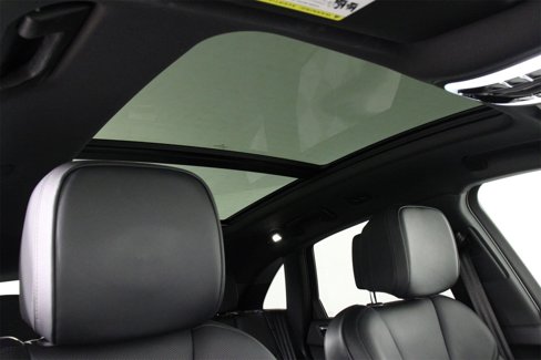 Certified 2025 Porsche Macan image 25