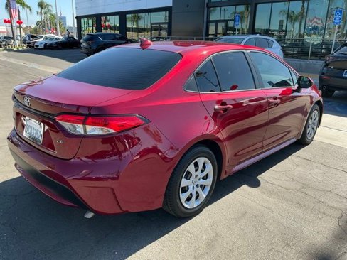 Used 2022 Toyota Corolla LE image 5