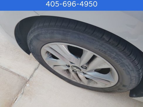 Used 2019 Hyundai Elantra SEL image 15