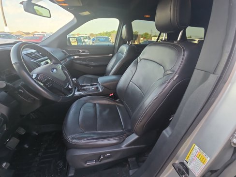 Used 2018 Ford Explorer Limited image 3