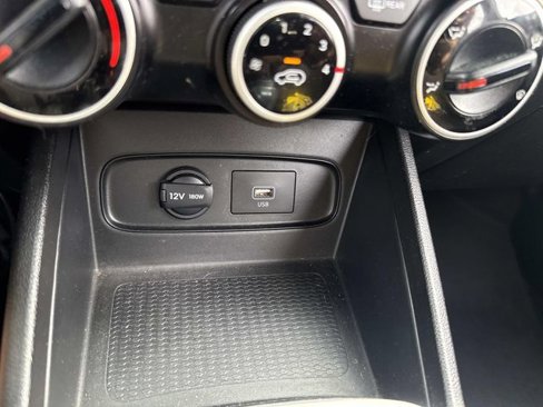 Used 2021 Hyundai Venue SE image 23