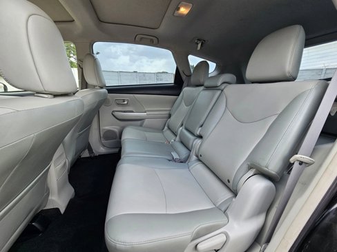 Used 2012 Toyota Prius V Two image 10