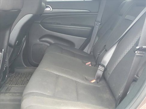 Used 2021 Jeep Grand Cherokee Laredo image 16