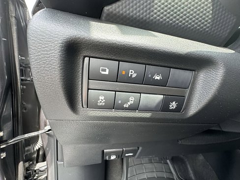 Used 2024 Nissan Kicks S image 18