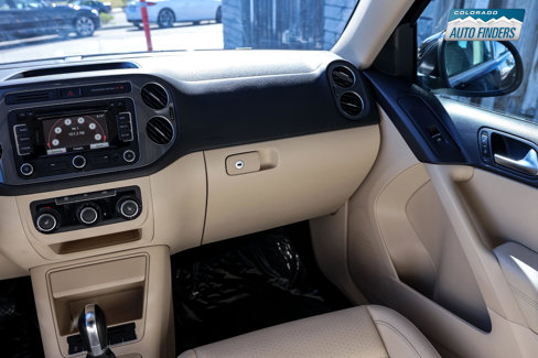 Used 2012 Volkswagen Tiguan SE image 19